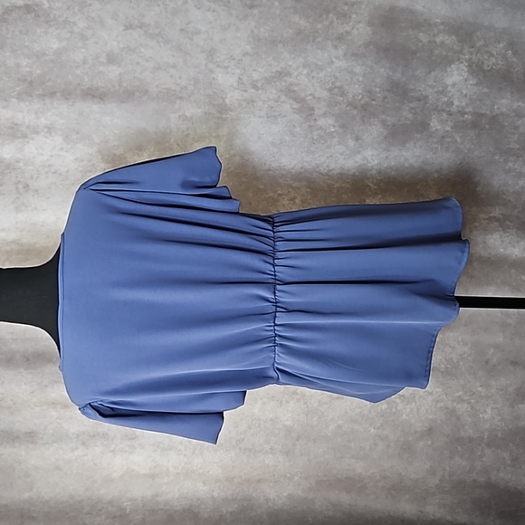 V-Neck Blouse with Puff Sleeves & Asymmetrical Hemline Size XL - Picture 5 of 17